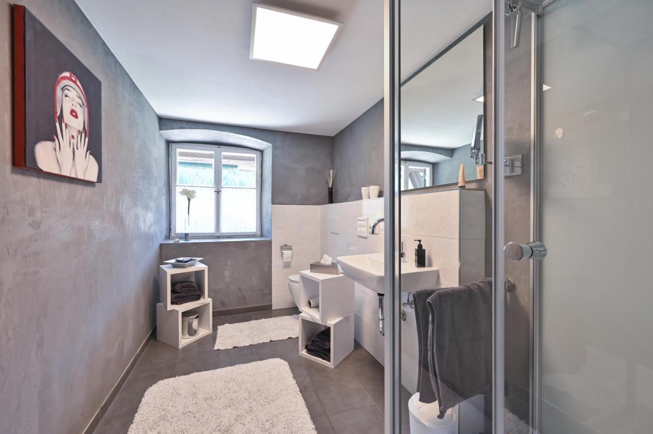 Exklusives Und Modernes